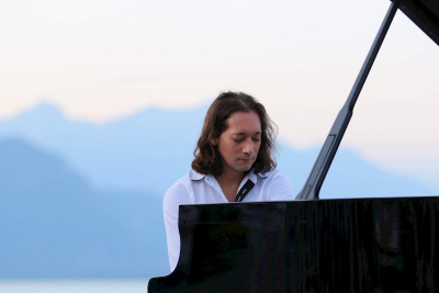 Gartenkonzert - Green meets blue! Klavier Solo im Garten